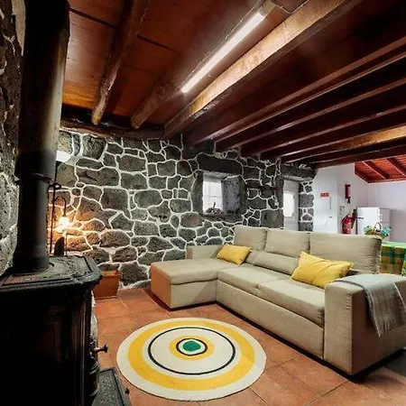 Home, Prainha De Baixo, Pico, Azores * Prainha (Sao Roque do Pico)